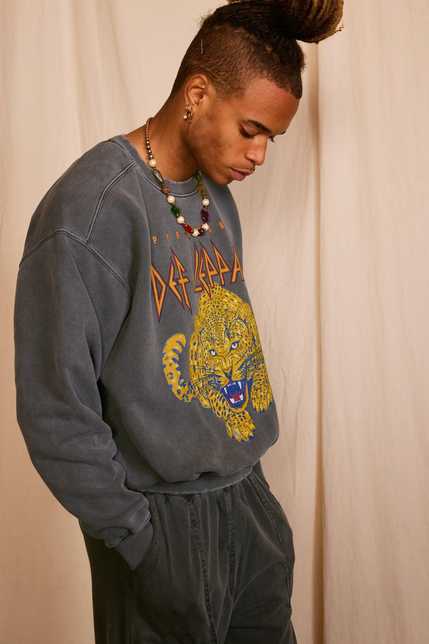 Def Leppard Upcycled Golden Men's Sweatshirt - Life Clothing Co